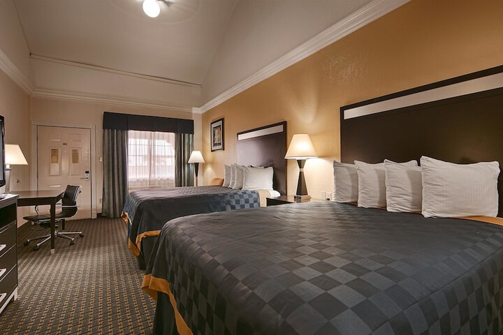 Room 13 of 26