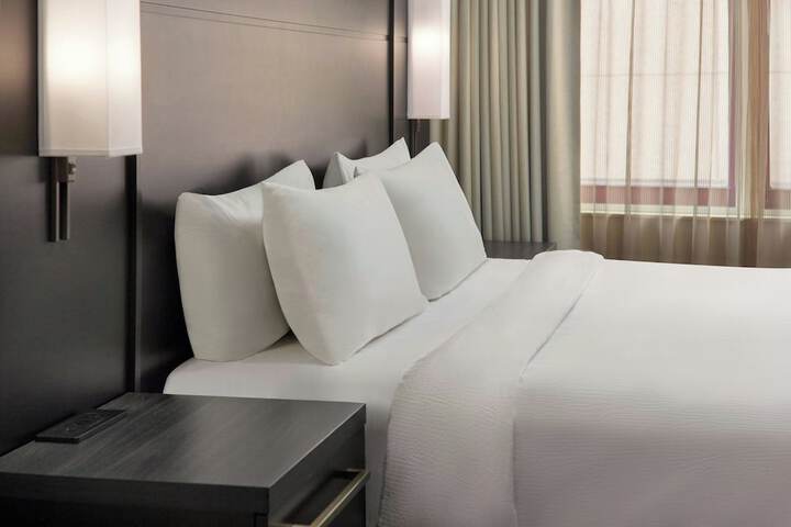 Room 34 of 52