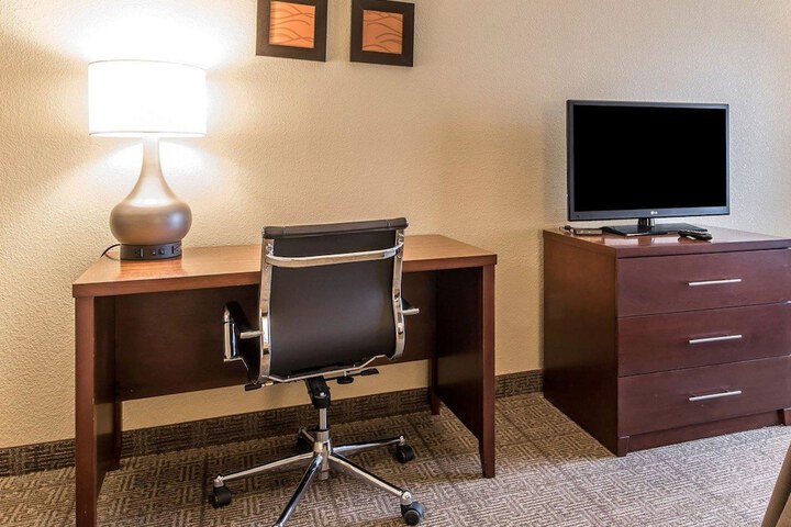 Room 5 of 25