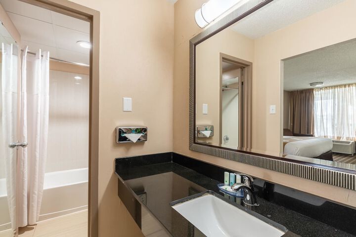 Quality Inn Pasadena - Houston East