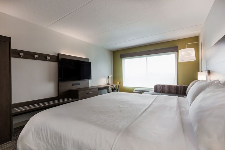 Room 41 of 107