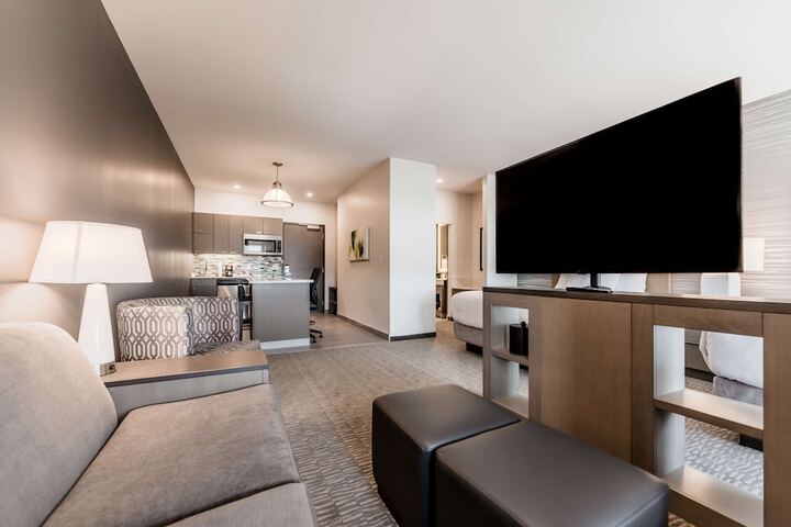 Hyatt House Winnipeg-South / Outlet Collection