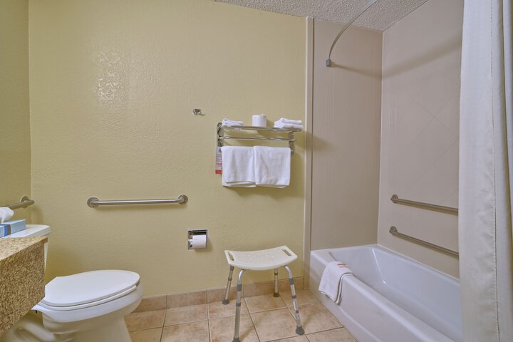 Room 21 of 66