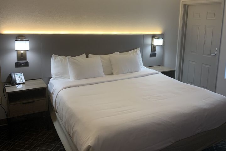 Room 12 of 34
