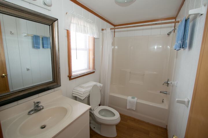 Room 20 of 199