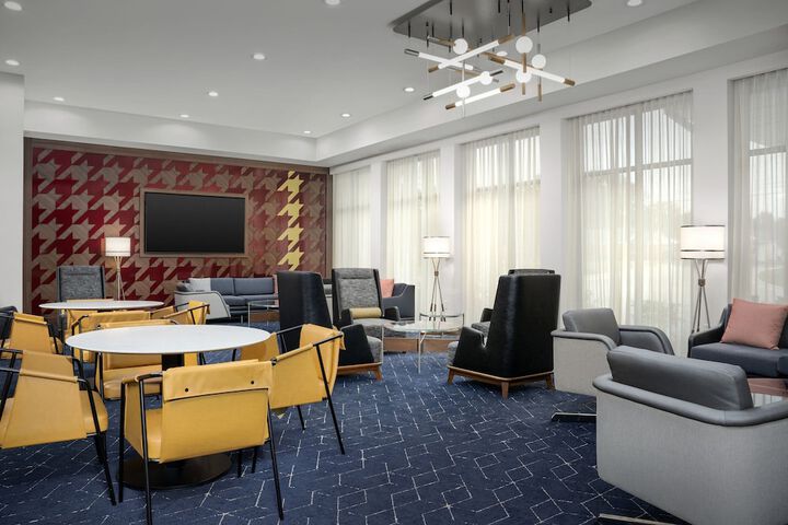 Hotel Interior 10 of 32