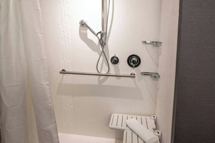 Room 19 of 28
