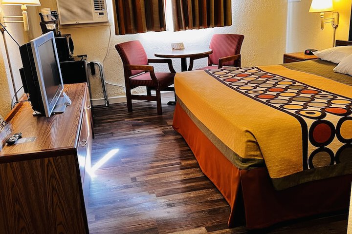Room 23 of 44