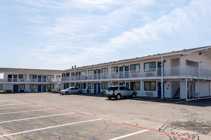 Hotel 8 of 23
