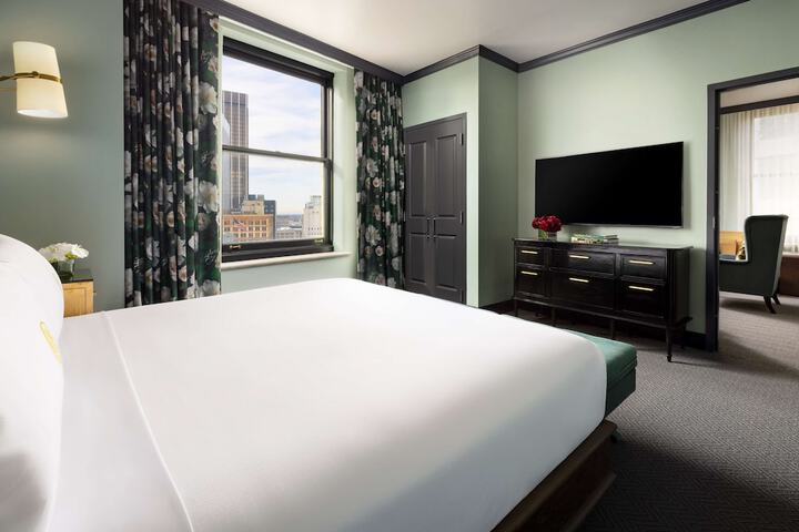 The Candler Hotel Atlanta Curio Collection by Hilton