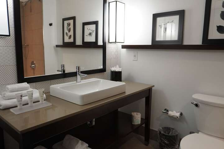 Room 10 of 29