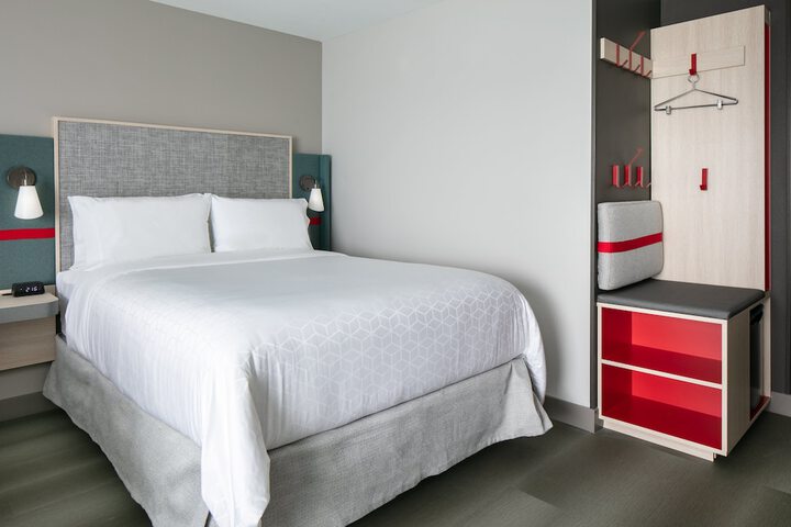 avid hotel Roseville - Minneapolis North by IHG