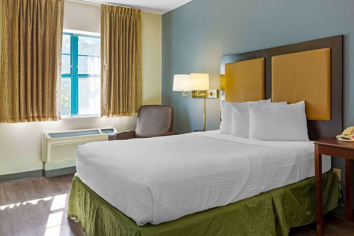 Extended Stay America Select Suites Hartford Manchester