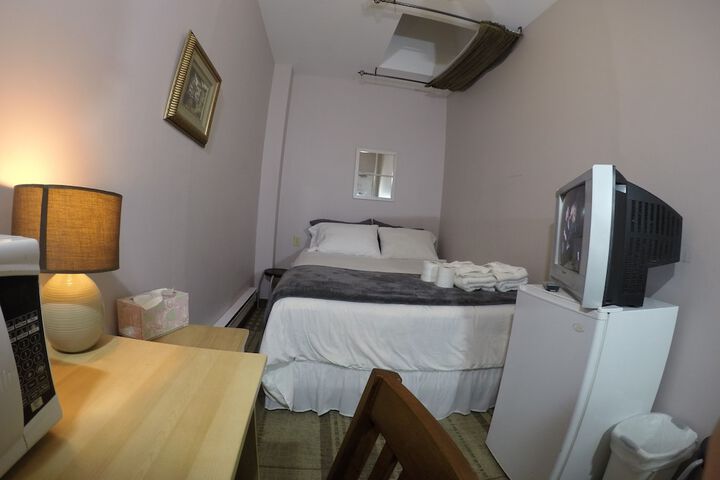 Room 43 of 73