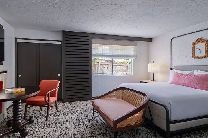 Room 7 of 15