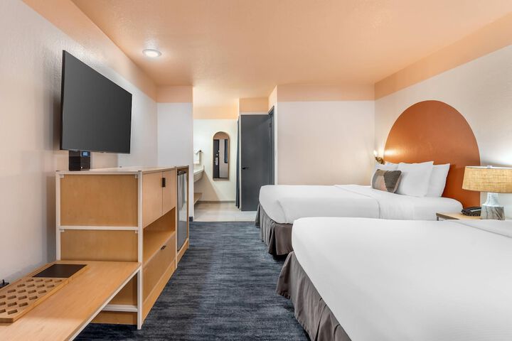 The Sandman Santa Rosa Sonoma an Ascend Collection Hotel