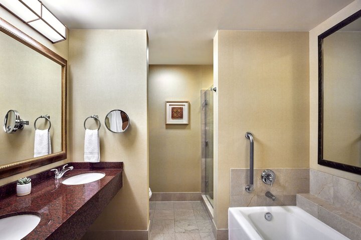 Room 13 of 72