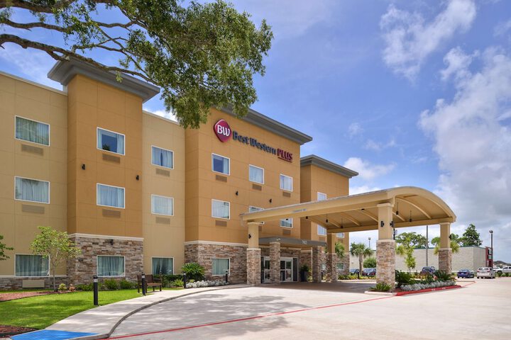 Hotel 2 of 35