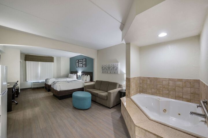 Room 18 of 40
