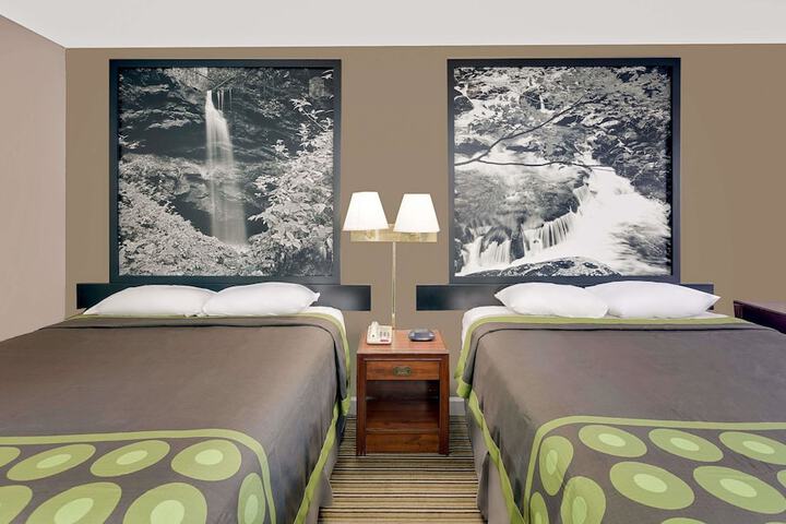 Super 8 by Wyndham Athens