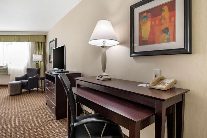Best Western Plus Philadelphia Airport South at Widener University
