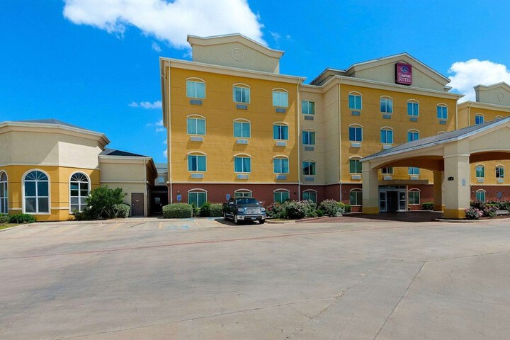 Hotel 2 of 57
