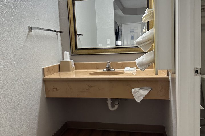 Motel 6 Alvarado TX