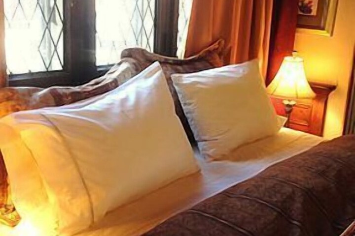 The Noble Suites
