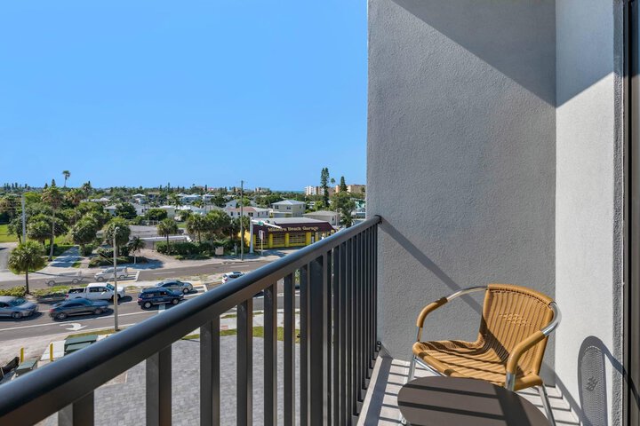Cambria Hotel St. Petersburg-Madeira Beach Marina