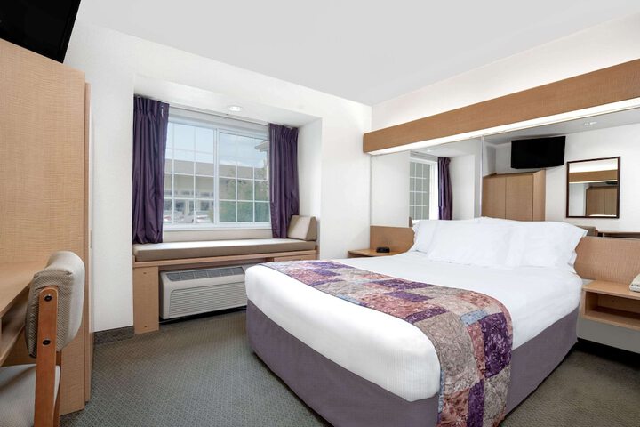 Room 18 of 21