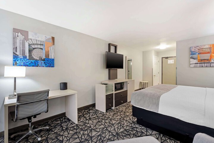 Room 6 of 27