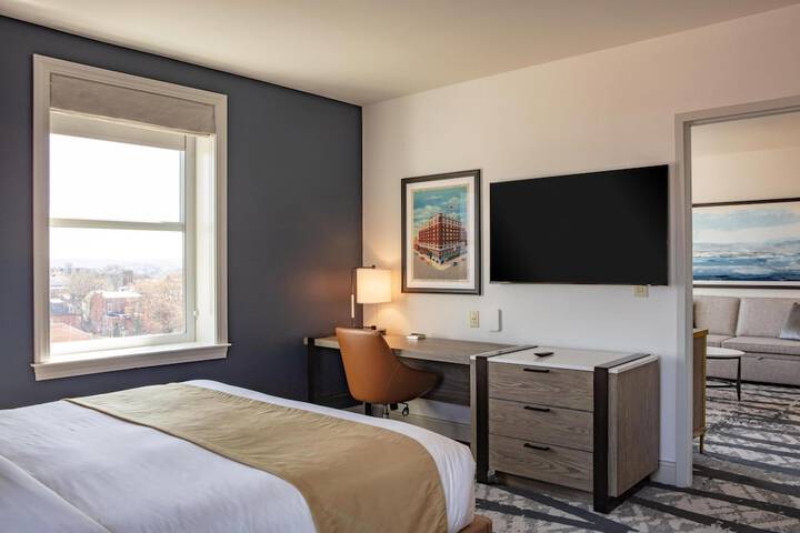 The Yorktowne Hotel Tapestry Collection by Hilton