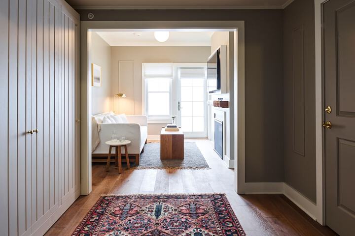 Room 22 of 66
