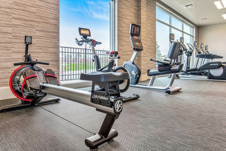 Courtyard by Marriott Raleigh Cary / Parkside Town Commons