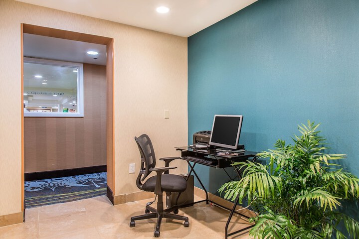Business Center 51 of 51