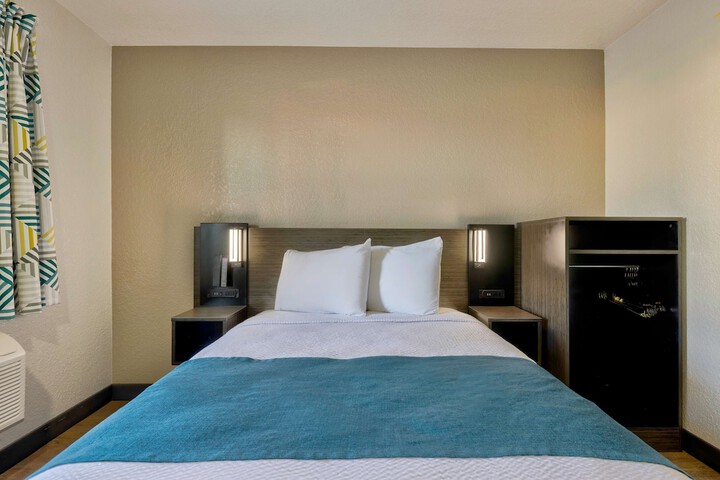 Room 25 of 25