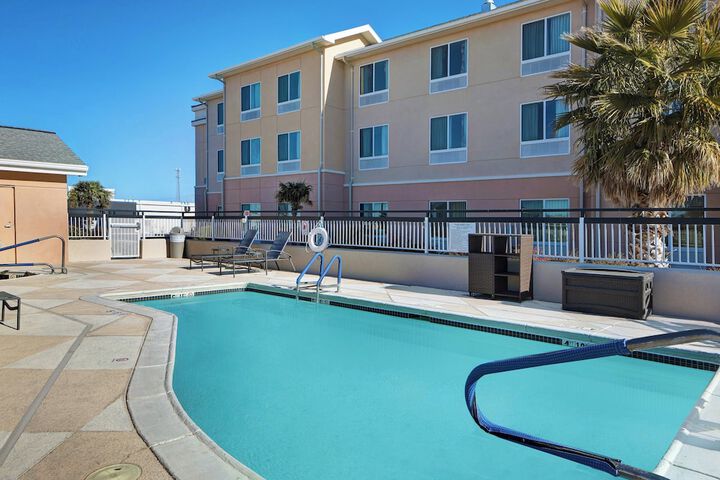Pool 4 of 44