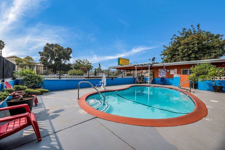 Pool 9 of 23