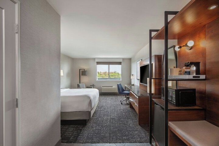 Four Points by Sheraton Los Angeles Westside