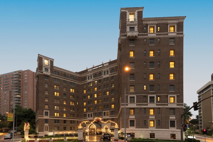 Hotel 2 of 123