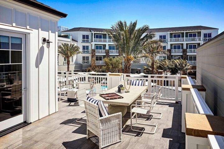 Lido House Autograph Collection