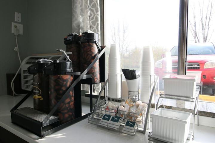 Breakfast/Coffee Service 30 of 34