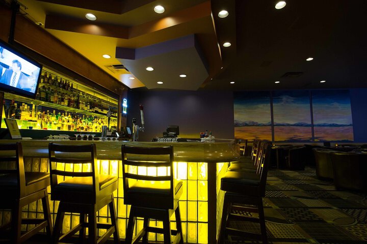 Lounge 84 of 89