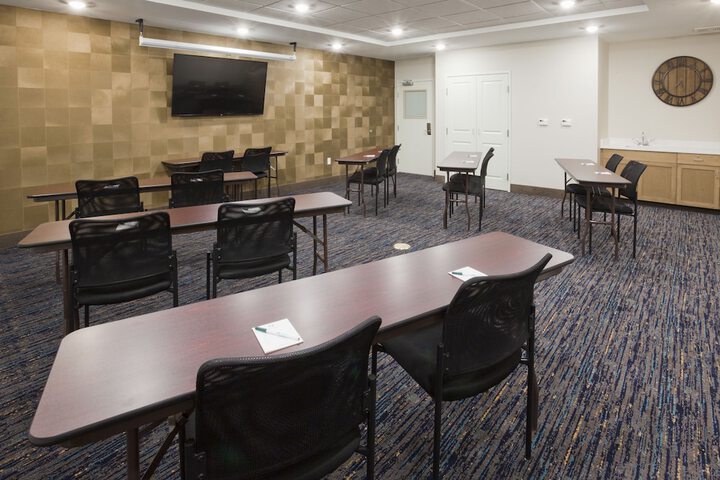 GrandStay Cannon Falls