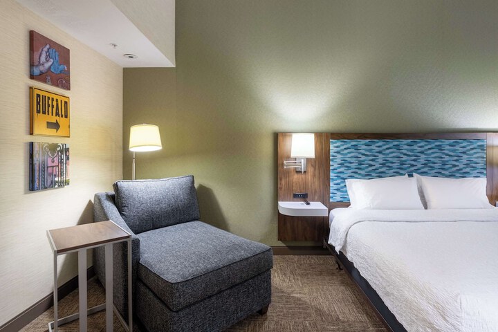Hampton Inn Buffalo South / I-90