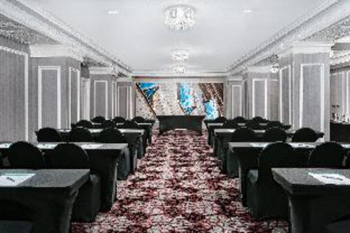 Room 7 of 9