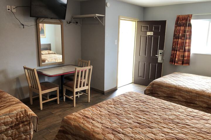 Room 11 of 24