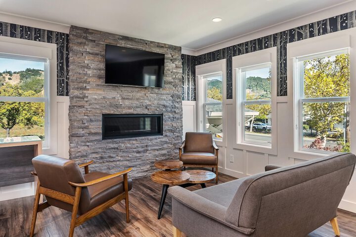 UpValley Inn & Hot Springs Napa Valley an Ascend Collection Hotel