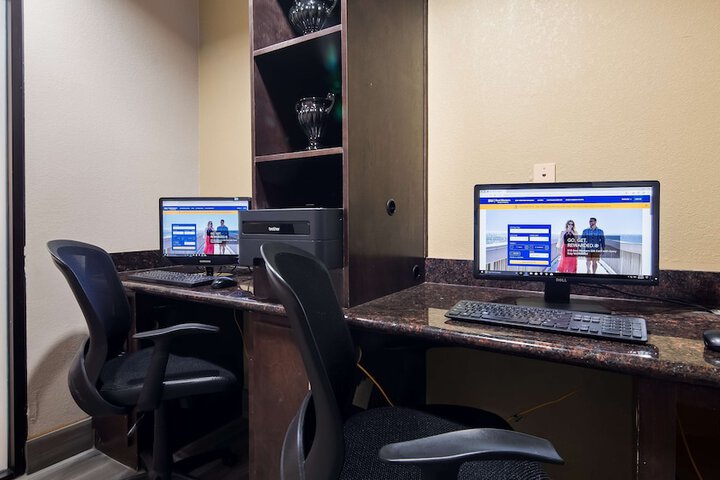 Business Center 30 of 30
