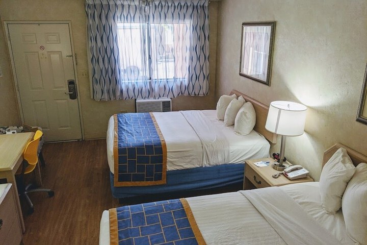 Room 31 of 37